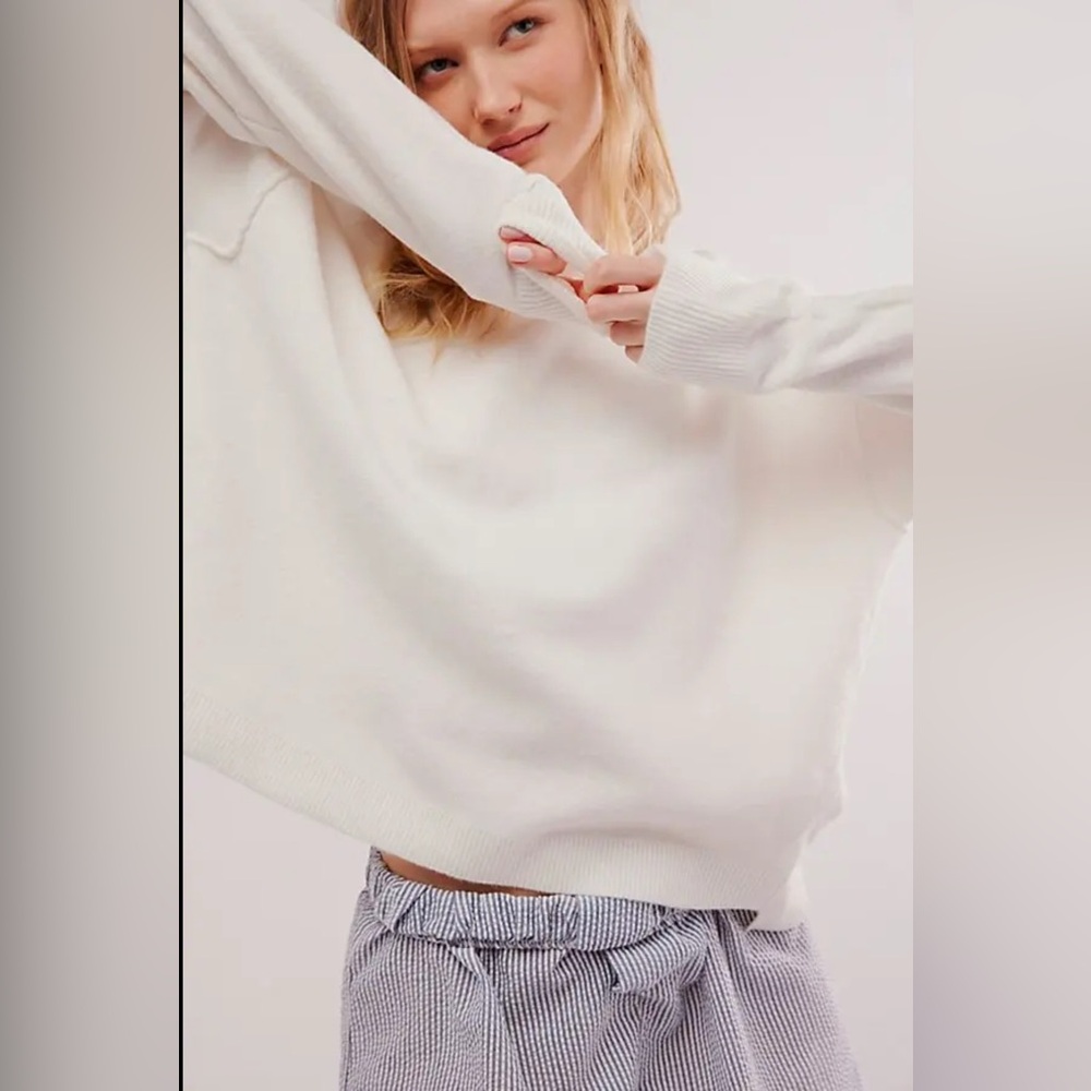 Free People Luna Pullover in White / XS